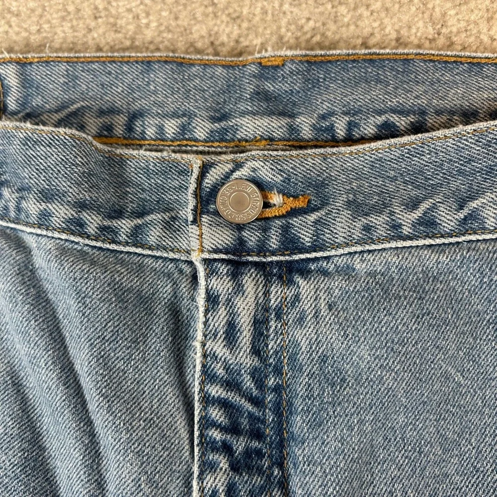 Vintage Levis 550 Relaxed Fit Jeans Mens 36x30 Light Wash Blue Tapered Leg Denim